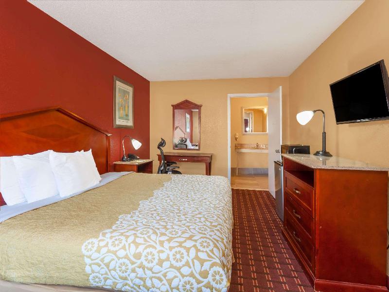 1 King Bed, Mobility Accessible Room, Walk-in Shower, Non-Smoking