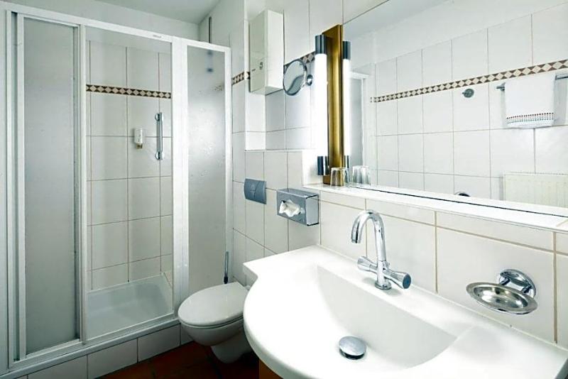 Zur Post image