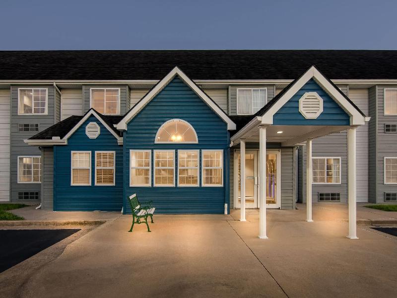 Microtel Inn & Suites By Wyndham Joplin image