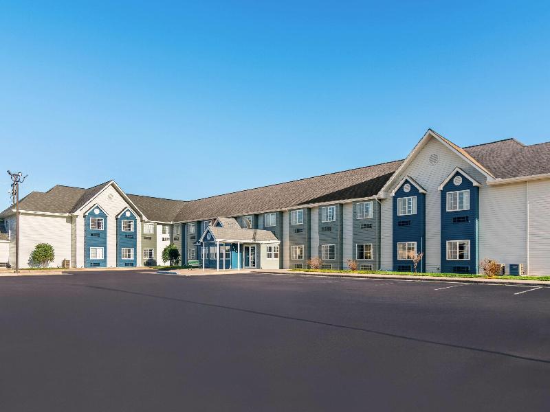 Microtel Inn & Suites By Wyndham Joplin image