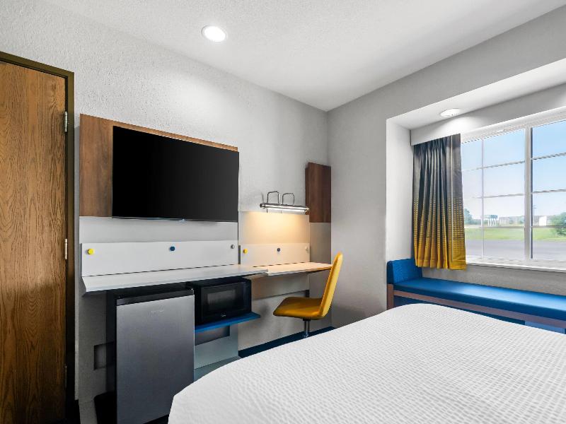 Microtel Inn & Suites By Wyndham Joplin image