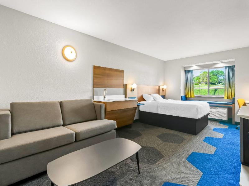 Microtel Inn & Suites By Wyndham Joplin image