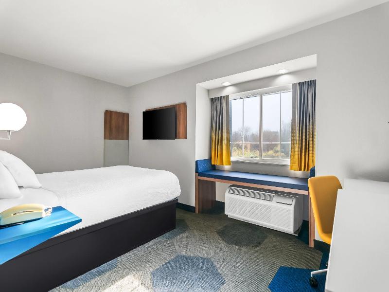 Microtel Inn & Suites By Wyndham Joplin image