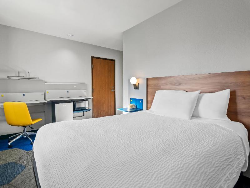 Microtel Inn & Suites By Wyndham Joplin image