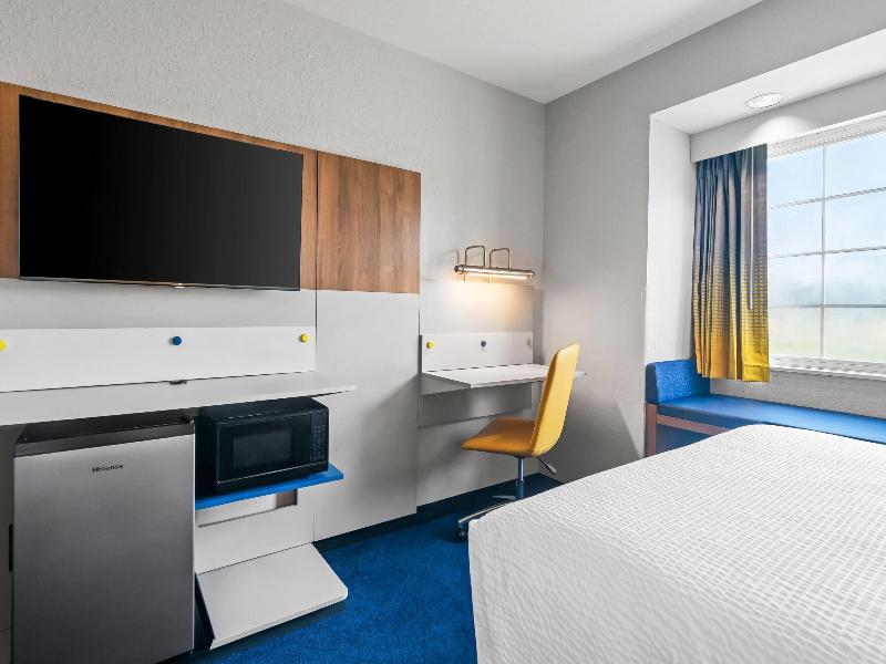 Microtel Inn & Suites By Wyndham Joplin image