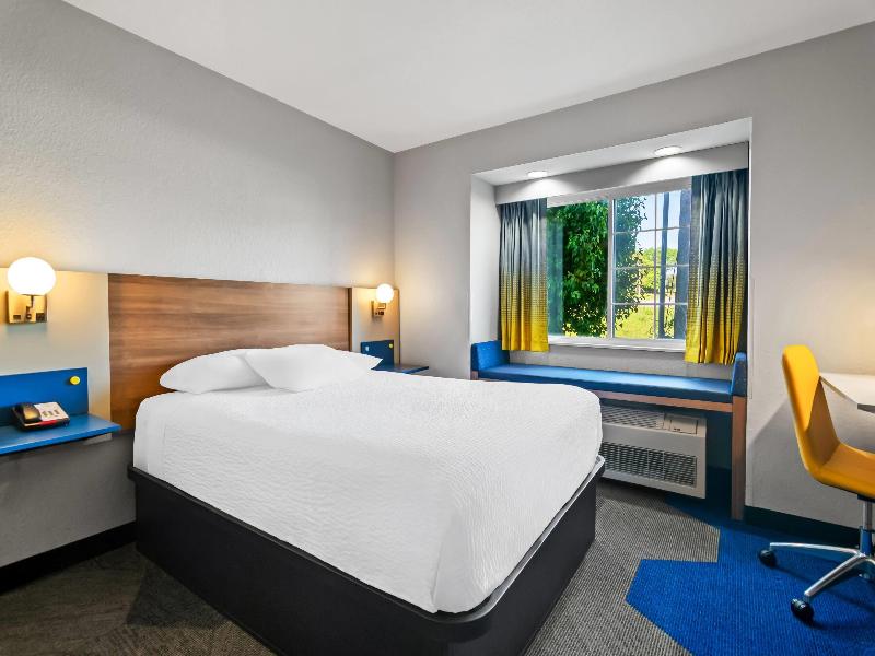 Microtel Inn & Suites By Wyndham Joplin image