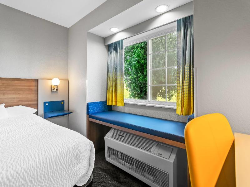 Microtel Inn & Suites By Wyndham Joplin image