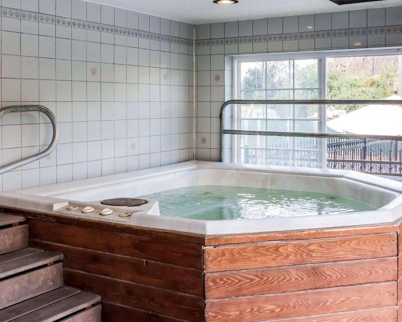 Quality Inn Paradise Creek image
