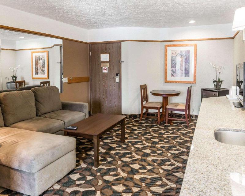 Quality Inn Paradise Creek image