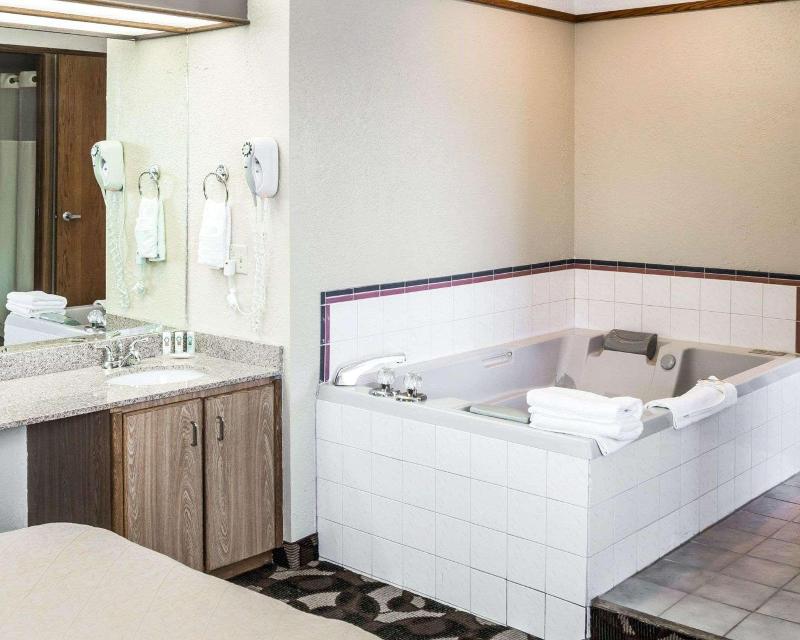 Quality Inn Paradise Creek image