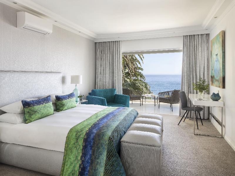 The Clarendon Bantry Bay image