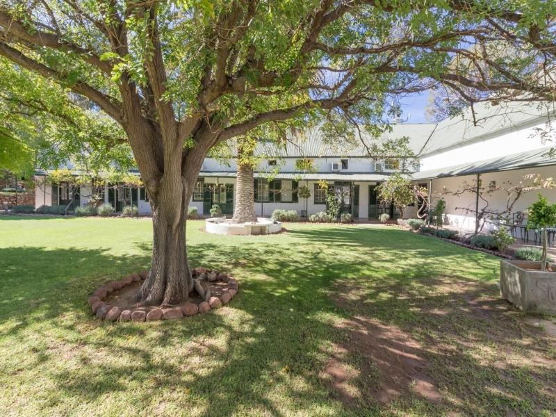 Lemoenfontein Game Lodge