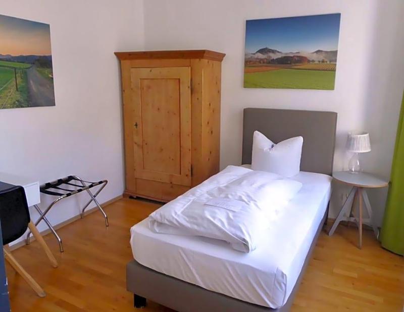 Weinhaus Hoff image