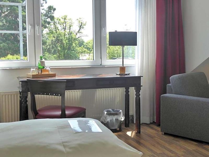 Weinhaus Hoff image