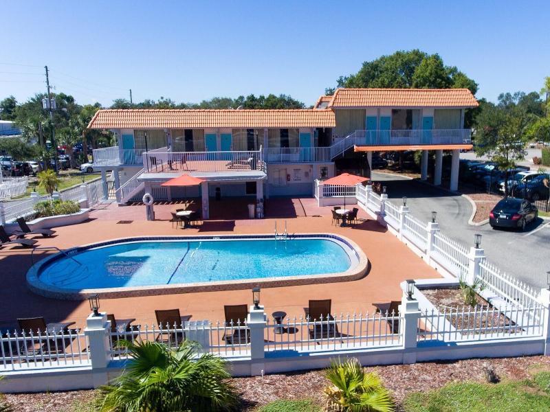 Howard Johnson by Wyndham Clearwater/Dunedin image
