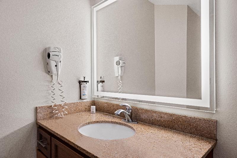 Candlewood Suites Cape Girardeau image