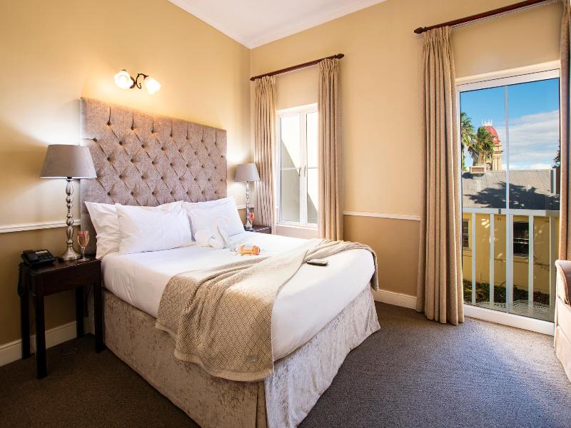 Queens Hotel image