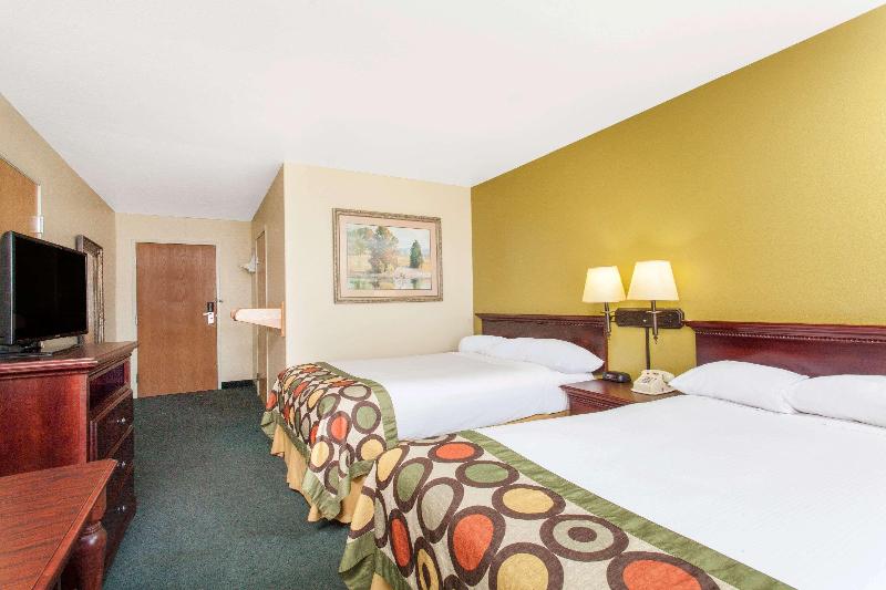 Super 8 by Wyndham McCall image 8