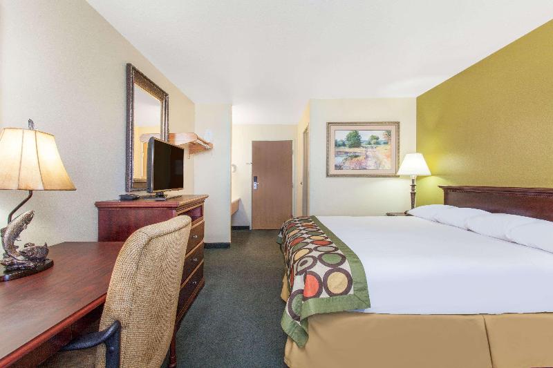Super 8 by Wyndham McCall image