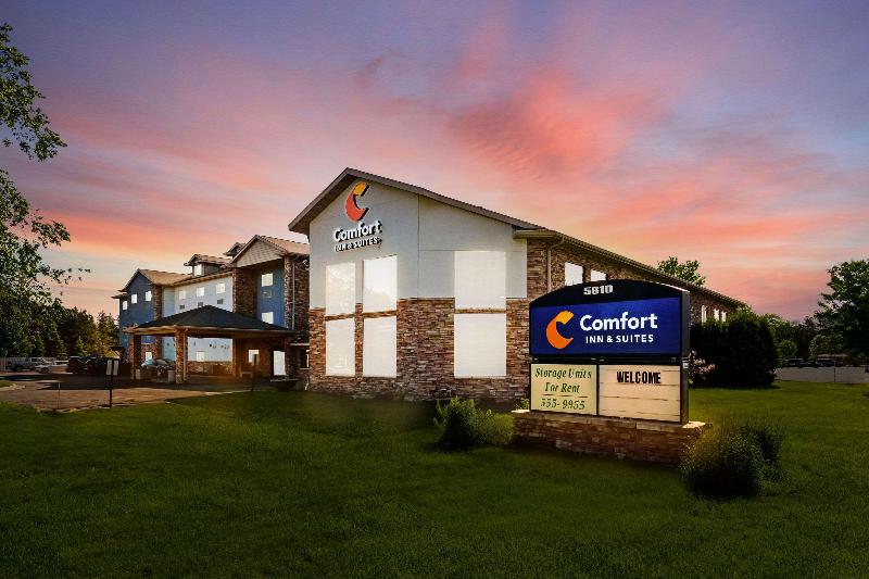 Comfort Inn & Suites Weston - Wausau image