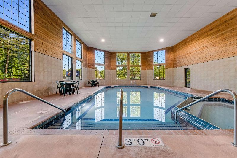 Comfort Inn & Suites Weston - Wausau image