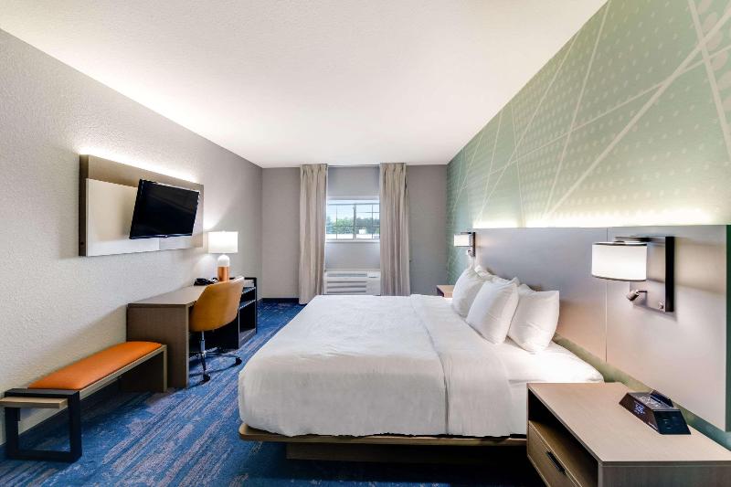 Comfort Inn & Suites Weston - Wausau image