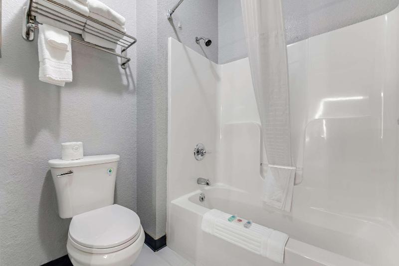 Comfort Inn & Suites Weston - Wausau image