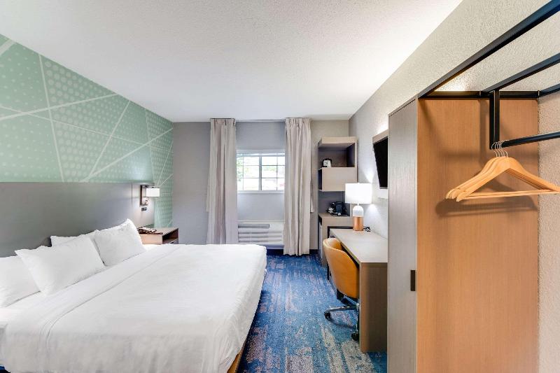 Comfort Inn & Suites Weston - Wausau image