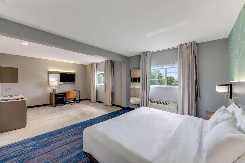 Comfort Inn & Suites Weston - Wausau image