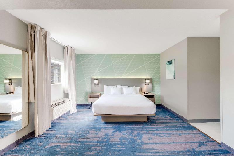 Comfort Inn & Suites Weston - Wausau image