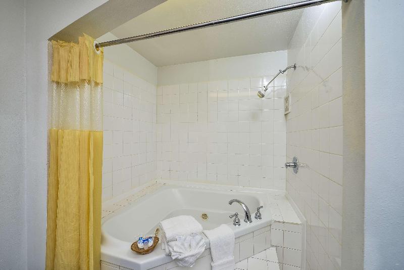 Americas Best Value Inn Chico image