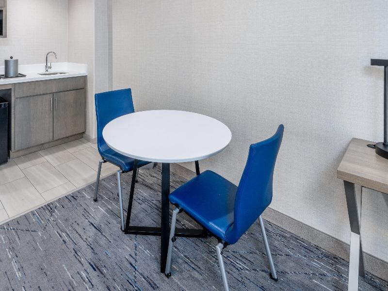 Holiday Inn Express & Suites Cheyenne By IHG image