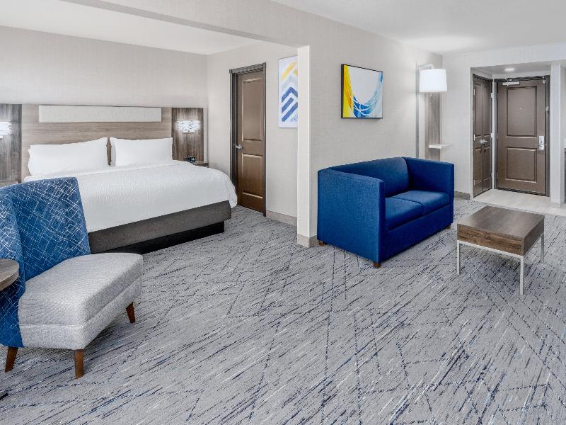 Holiday Inn Express & Suites Cheyenne By IHG image