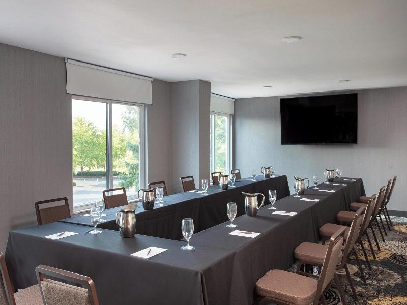 Sheraton Columbus Suites image