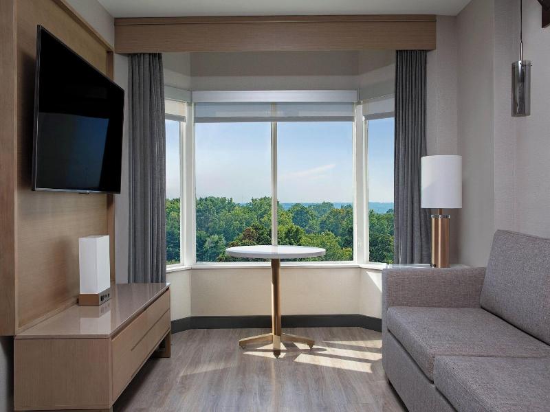 Sheraton Columbus Suites image