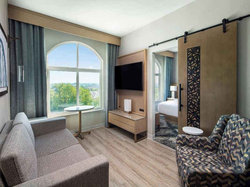 Sheraton Columbus Suites image