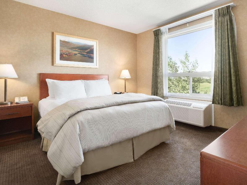 Days Inn and Suites by Wyndham Cochrane image