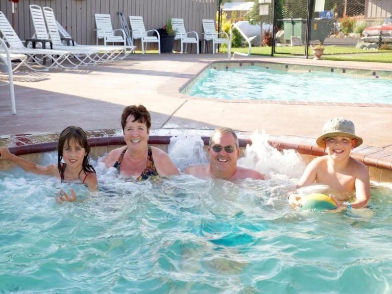 Mountain View Lodge image