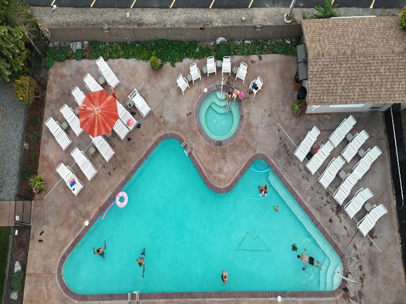Mountain View Lodge image
