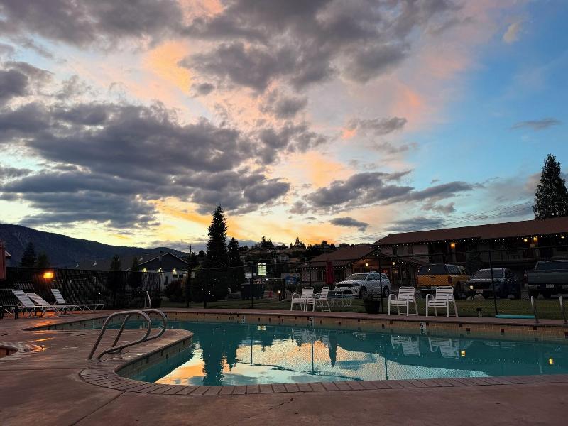 Mountain View Lodge image