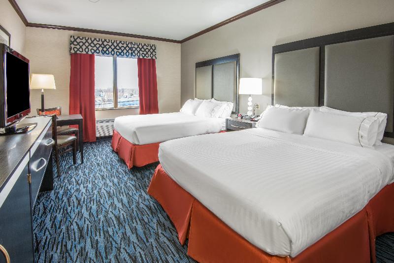 Holiday Inn Express Cleveland Airport photo 11