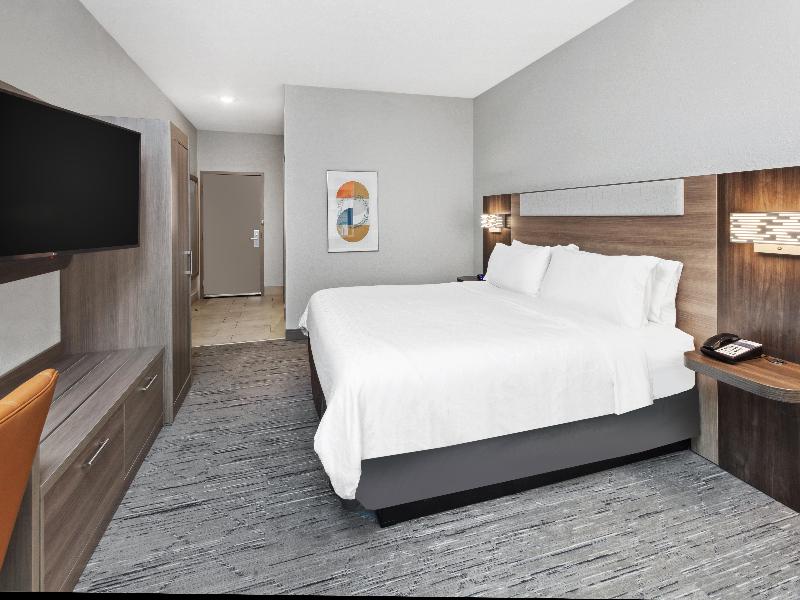 Holiday Inn Express Cleveland Airport image