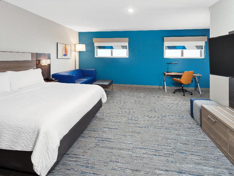 Holiday Inn Express Cleveland Airport image