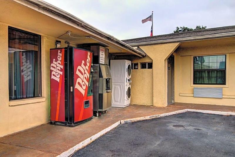 Kingsway Inn — photo 4