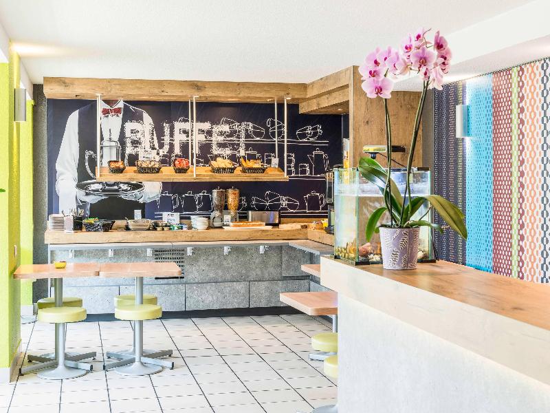 Ibis budget Senlis image