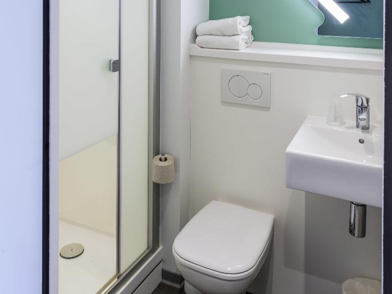 Ibis budget Senlis image