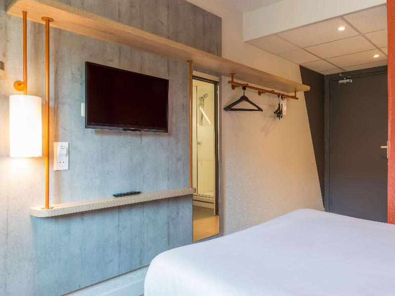 Ibis budget Senlis image