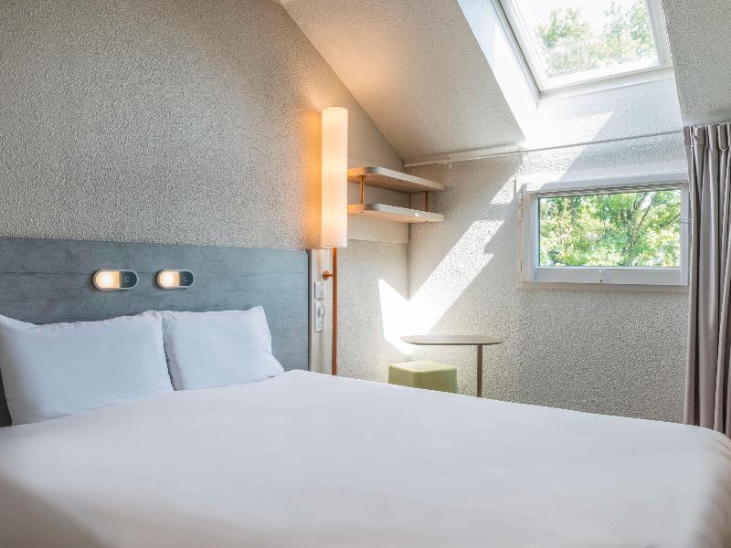 Ibis budget Senlis image