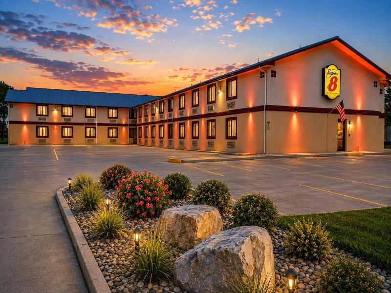 Super 8 by Wyndham Champaign