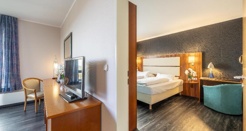 PLAZA INN Zwickau image